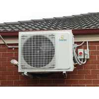 Hybrid ACDC solar air conditioner installation