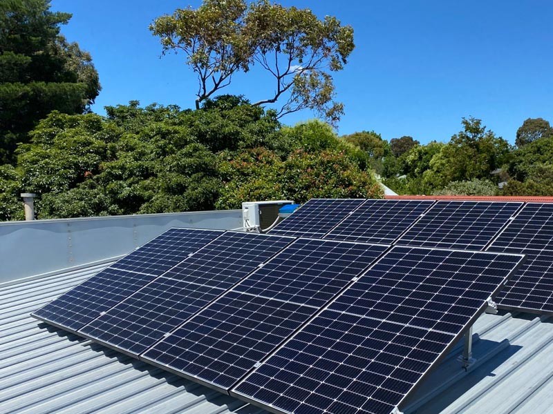 pantalla de aire acondicionado solar