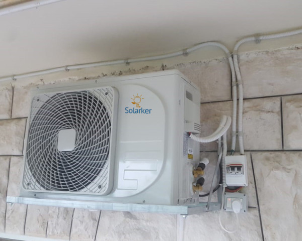 Solarker Hybrid ACDC 12000btu solar air conditioner in Yemen work with solar panel directly without grid power