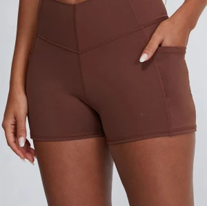 V Waist Compressive Yoga Shorts With side pockets