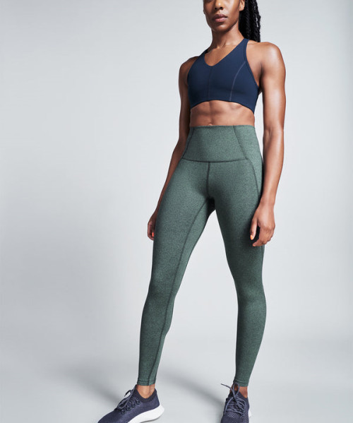 Light weight sweatwicking yoga leggings with hidden pockets