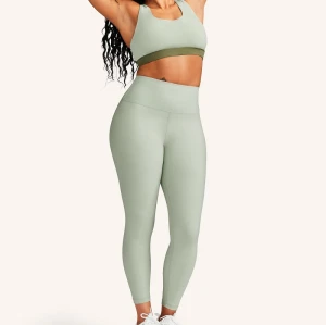 Oversized yoga leggings for ladies size-inclusive high rise fitness tights