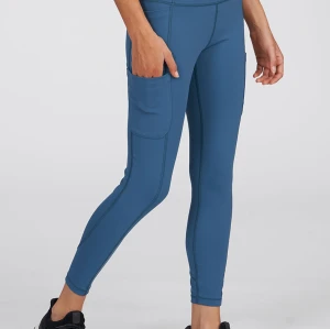 Custom women's cargo pocket 7/8 Legging compressive sweatwicking fitness tights