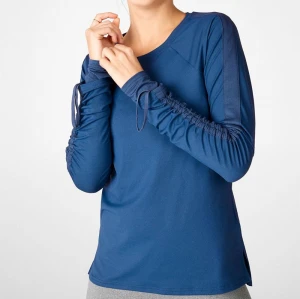 Slim fit long sleeve yoga tops with thumb holes trendy gym shirts