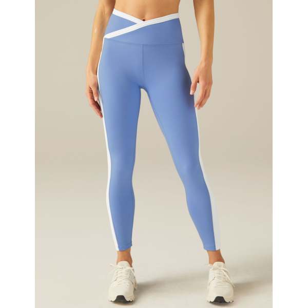 High Waisted Yoga Leggings: Where Fashion Meets Functionality with Side Pockets and Colorblock Design