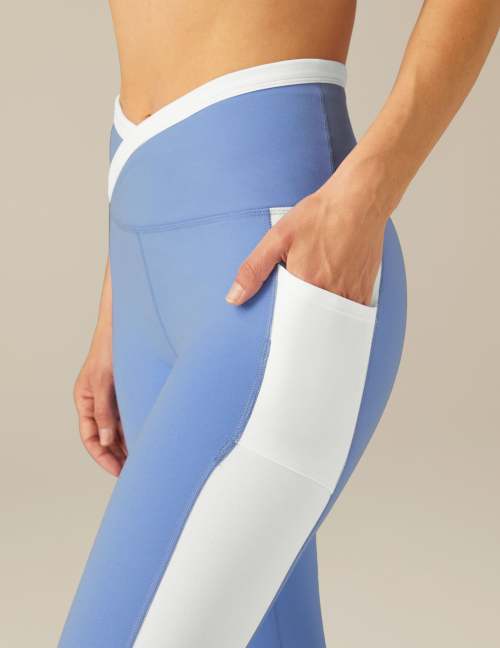 High Waisted Yoga Leggings: Where Fashion Meets Functionality with Side Pockets and Colorblock Design