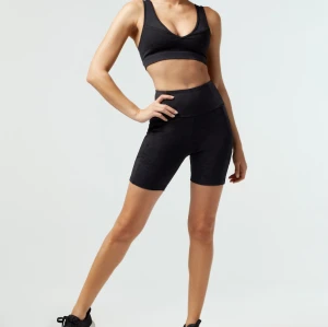 Custom printing biker shorts with side pockets high waist performance yoga shorts