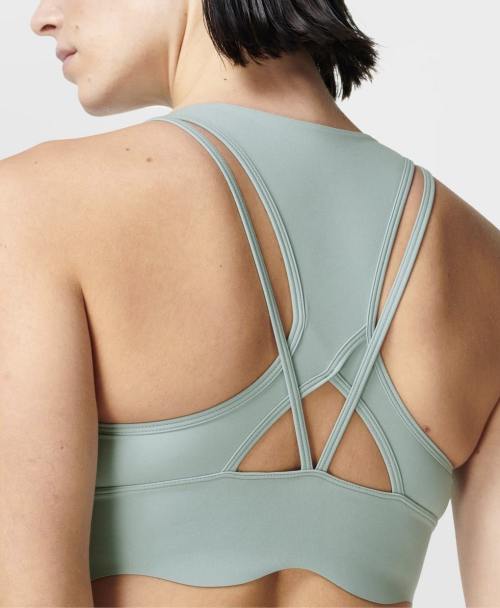 This medium training strength yoga sports bra is stretchy and quick-drying