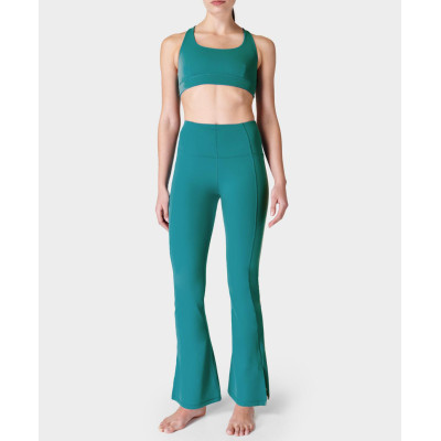High-waisted super soft flared yoga pants with side pockets