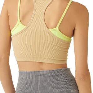 This sports undershirt has a unique design with a color blocking design and uses ribbed fabric to give a sense of comfort