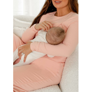 maternity long-sleeved workout top is made of soft fabric with a chest zipper designed