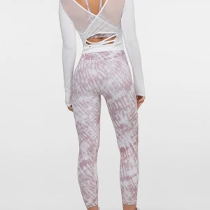 Light weight stretchy yoga crop top with mesh back women's gym shirts