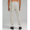 Men's jogging pants designed for training with abrasion-resistant fabrics