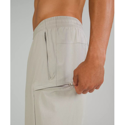 Men's jogging pants designed for training with abrasion-resistant fabrics