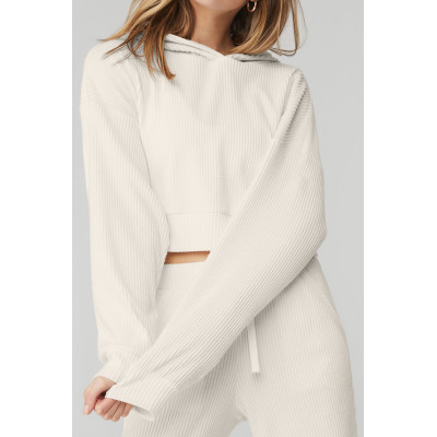 Crafted from a soft ribbed knit, this hoodie has a relaxed fit and is suitable for many occasions.