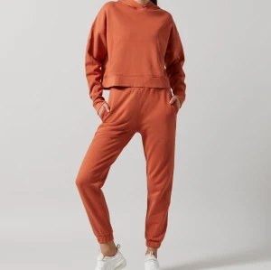 Custom women's cotton joggers with pockets
