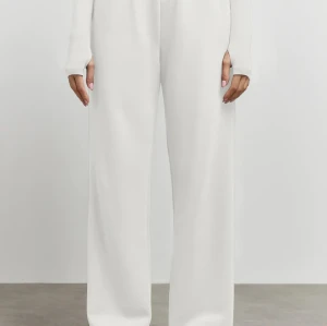 Oversized wide leg sweatpants for women cotton blend joggers with side pockets