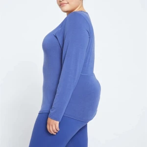Long sleeve light weight layer for women with curved hem breathable t shirts