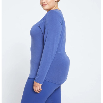 Long sleeve light weight layer for women with curved hem breathable t shirts