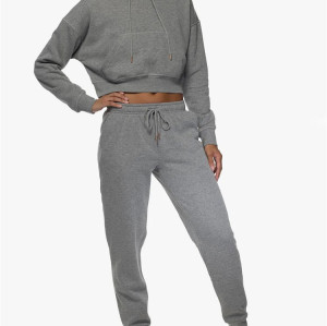 Custom 2 pieces sportswear sets hooded sweatshirts with kangaroo pockets and joggers sets