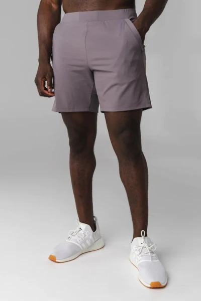 Custom sweat wicking men gym shorts relaxed fit pocket shorts with adjustable waist