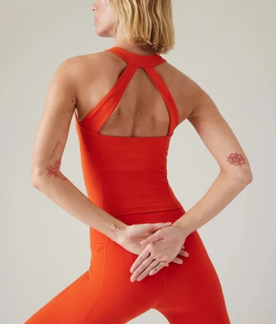 Built in bra tank top hollow back fitted athletic tees for women