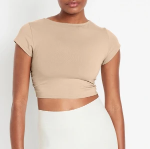Form fitted short sleeve side cinched t shirts cotton blend unique athleisure tee