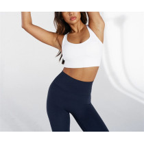 Scoop neck cross back sports bra with removable paddings padded medium support yoga bralette