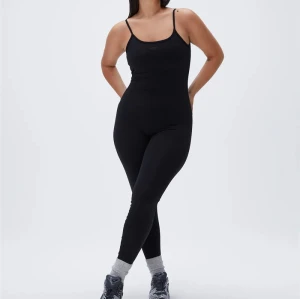 New arrival cross back jumpsuits for women scoop neck full length bodysuits with removable paddings