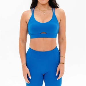 New arrival scoop neck strappy back sports bra padded classic supportive yoga bralette