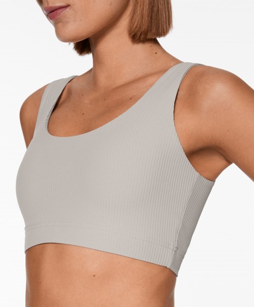 Medium support scoop neck ribbed sports bra with U back