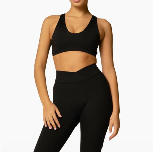 The medium support u neckline sports bra with elastic hem