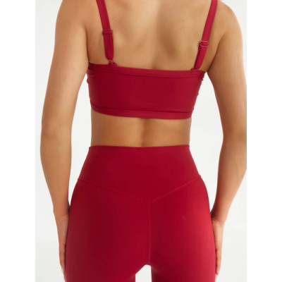 Light weight moisture-wicking sports bra with adjustable strape