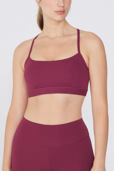 Spaghetti straps medium support sports bra classic cross back yoga bralette