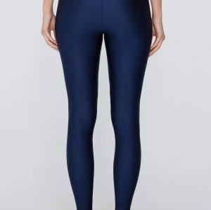 High waisted shinny yoga leggings close fitting studio to street fitness tights