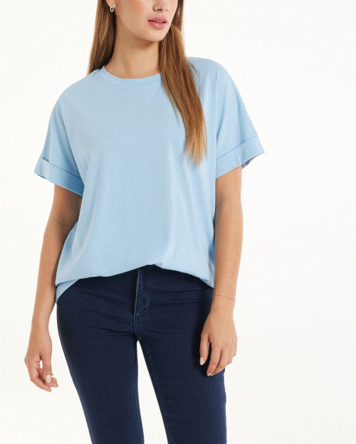 Lightweight cotton t shirts with curved hem hip length relaxed fit tees