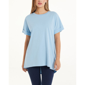 Lightweight cotton t shirts with curved hem hip length relaxed fit tees