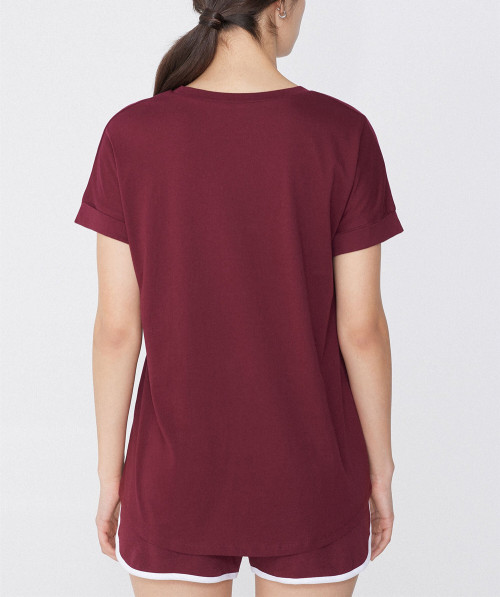 Lightweight cotton t shirts with curved hem hip length relaxed fit tees