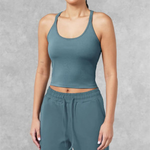 Scoop neck criss cross strapy sports tank with removable padding cropped tank top
