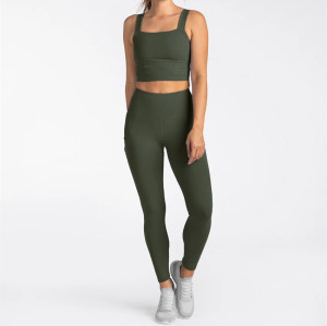 Tummy control compressive fitness tights with side pockets