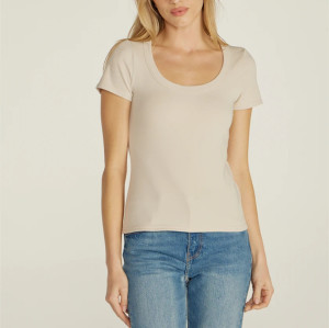 Women's fitted scoop neck short sleeves t shirts