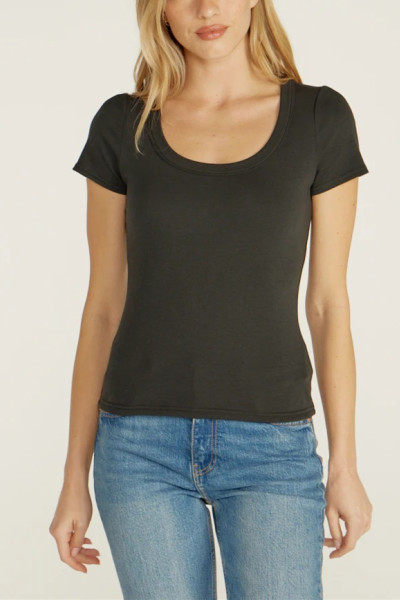 Women's fitted scoop neck short sleeves t shirts