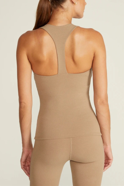Women's fitted t back ribbed sports tank with wide strap hip length tank top