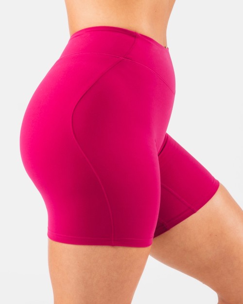 Women's high waisted no front seam yoga shorts with hiden scrunch seam