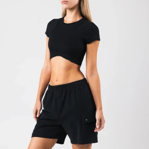 Women's short sleeve form fitting sports crop top lightweight flattering t shirts