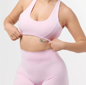 Scoop neck strappy back sports bra classic buttery soft gym bra
