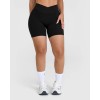 Crossover waist contouring gym shorts glute separation yoga shorts