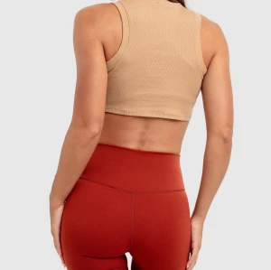 High neck curved hem sleeveless workout crop light weight ribbed sports tank