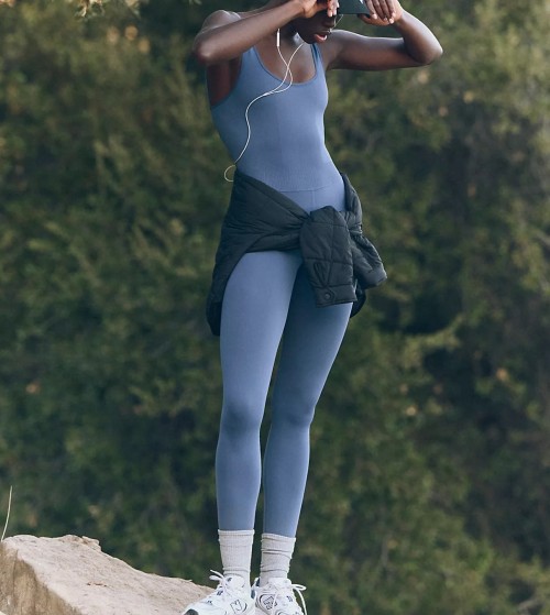 Custom Women's Wide Strap Scoop Neck Yoga Jumpsuits - OEM Tailored Activewear for High-Performance Yoga and Stylish Everyday Wear