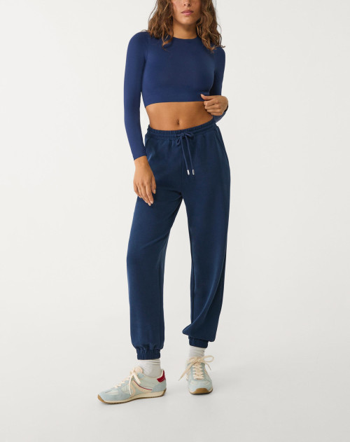 Long sleeve slim fit cropped t shirts crew neck moisture wicking tees